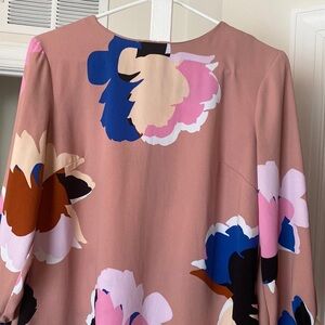 Cute office with Pockets!